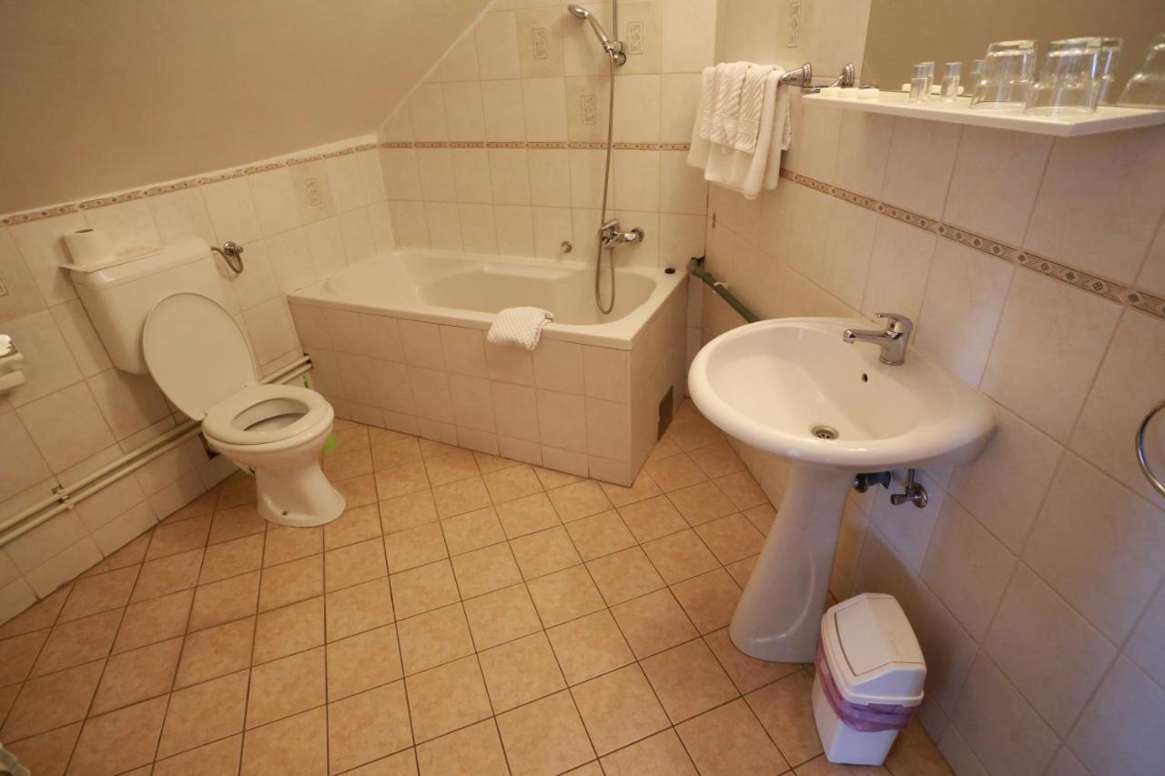 Rustika Sobe Bed and Breakfast Osijek Buitenkant foto