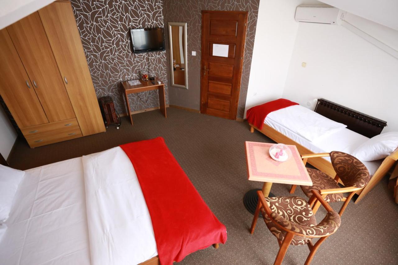 Rustika Sobe Bed and Breakfast Osijek Buitenkant foto