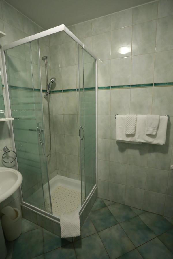 Rustika Sobe Bed and Breakfast Osijek Buitenkant foto