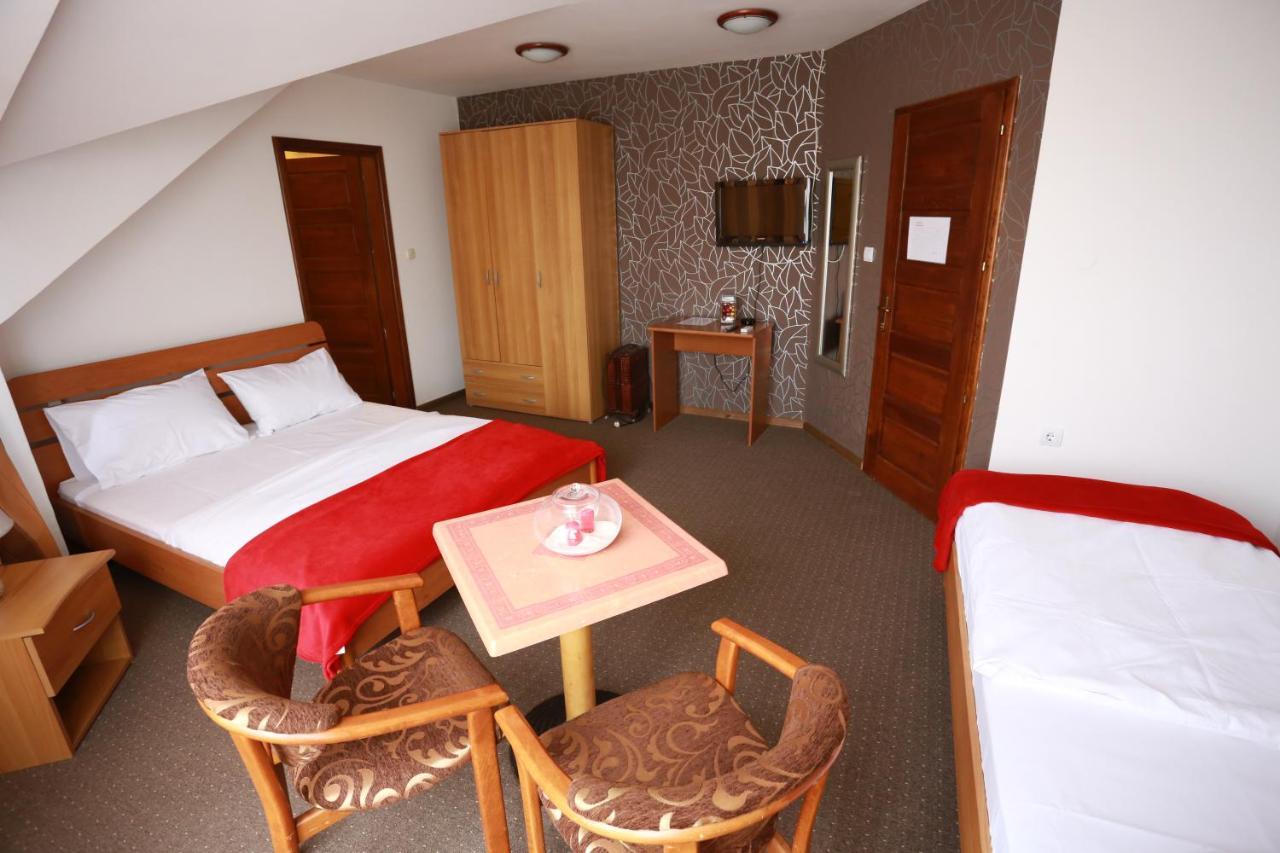 Rustika Sobe Bed and Breakfast Osijek Buitenkant foto