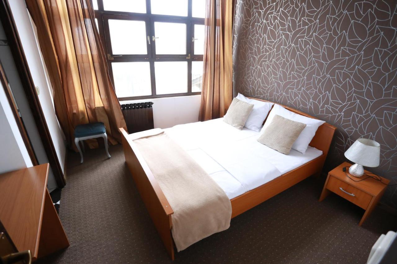 Rustika Sobe Bed and Breakfast Osijek Buitenkant foto